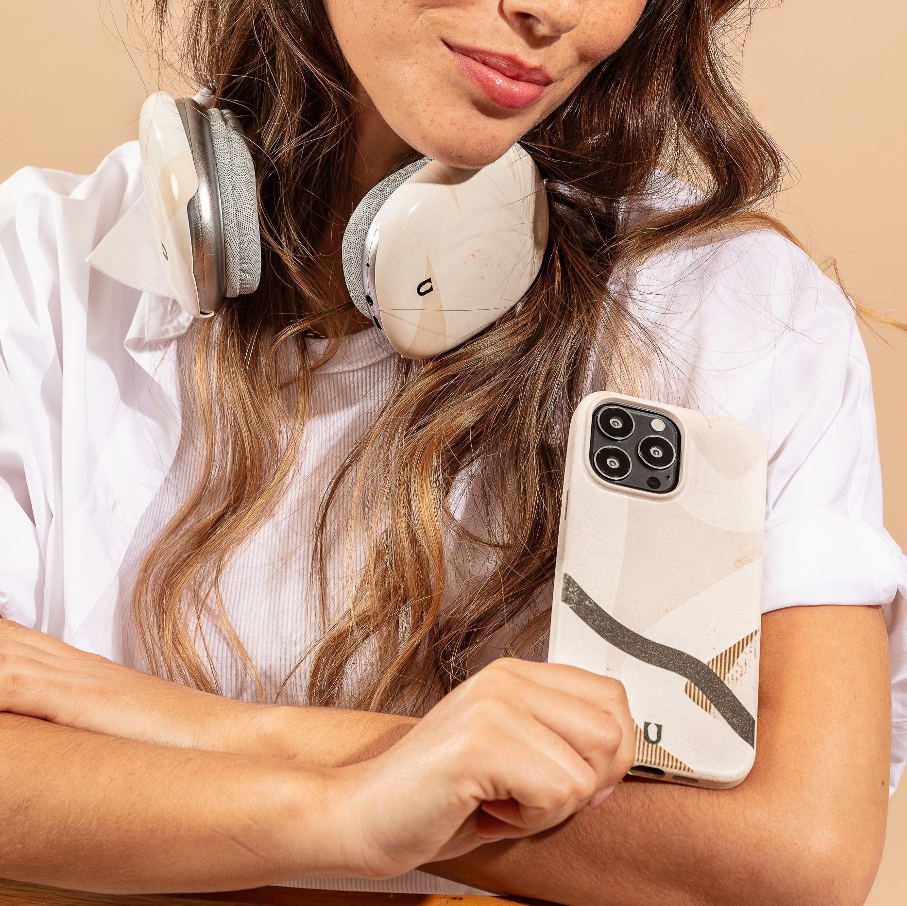 Beige abstrakte umweltfreundliche Handytasche